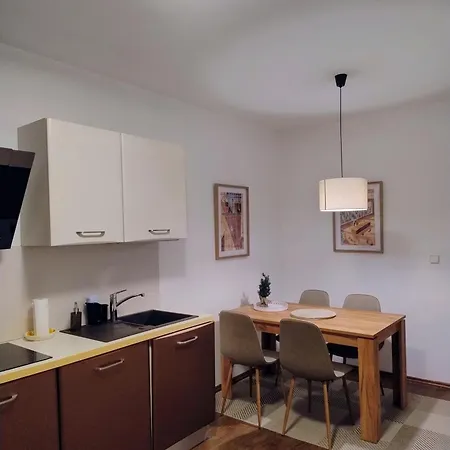 Carla Apartament *